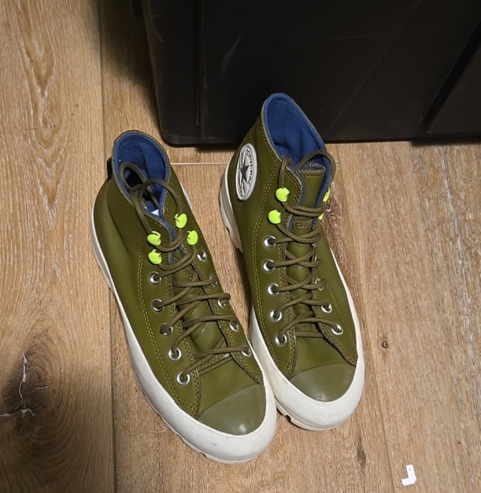 Converse Chuck Taylor All Star Lugged Gore-Tex Sneaker Women’s Size 7 Green Moss